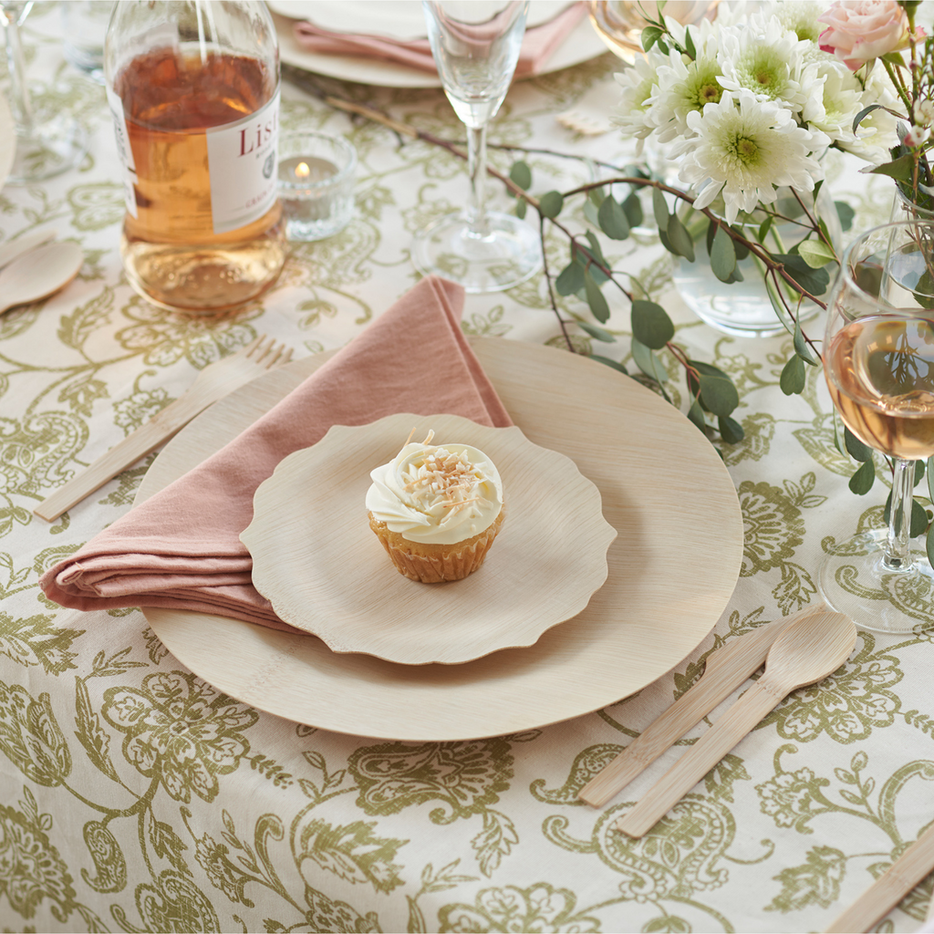 Saying ‘I Do’ to Sustainability: Compostable Plates for Your Wedding