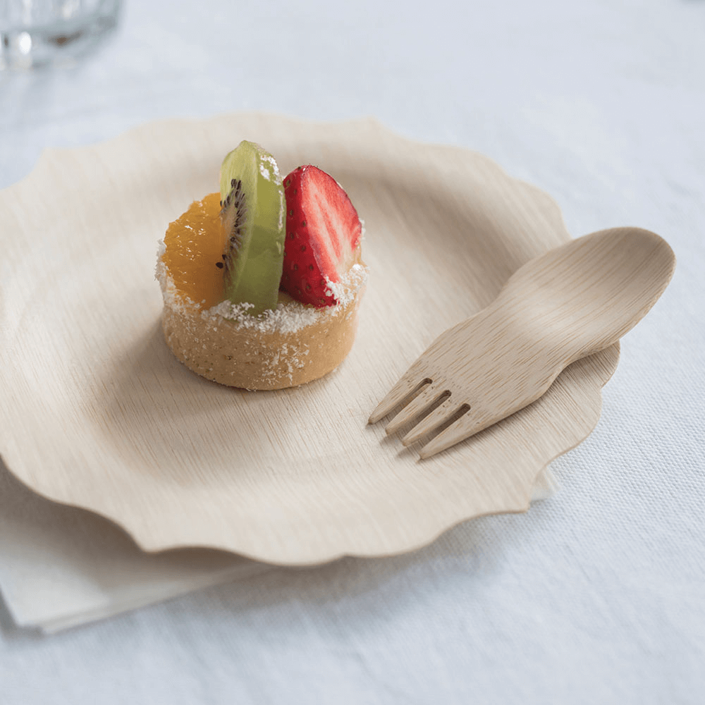 Veneerware® Bamboo Sporks with dessert